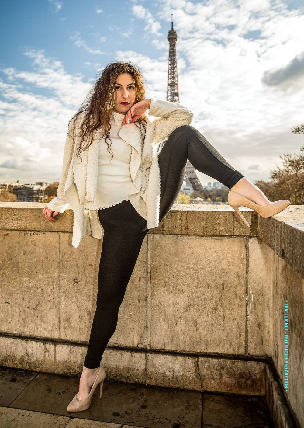 pose paris avec veste