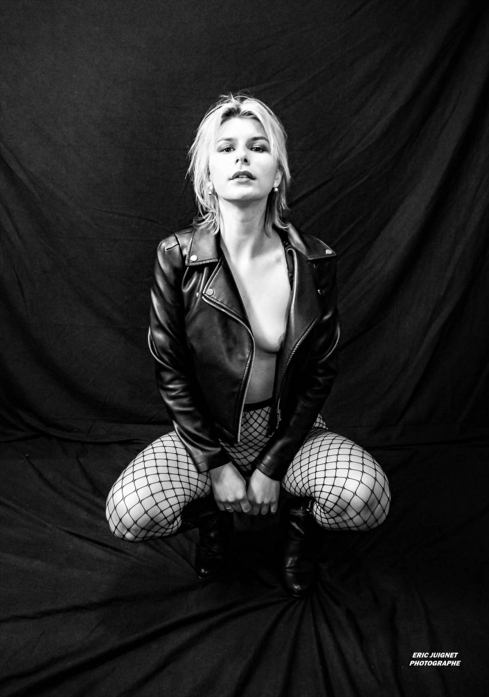 photo noir et blanc boudoir